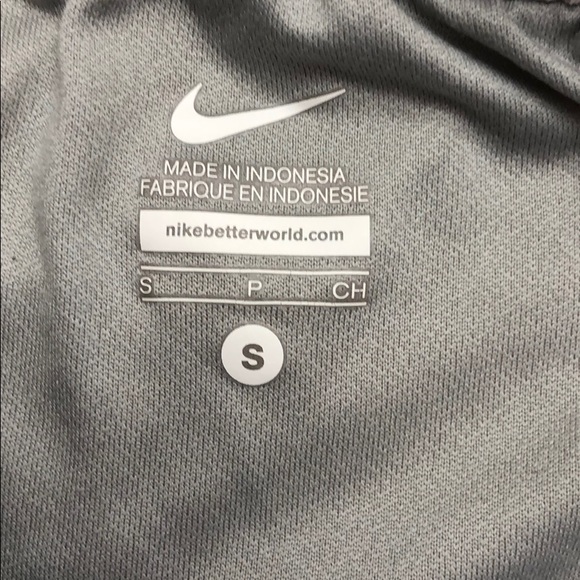 Nike running shorts - Picture 3 of 4